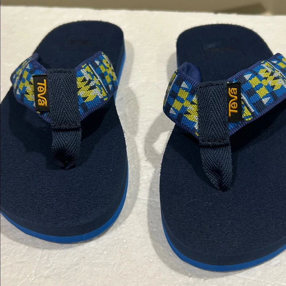 NWOT Teva Kids Blue Aztec Pattern thong Flip Flop Sandals Quick Dry Size 13